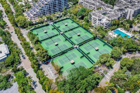 Condo in Key Biscayne, Florida, 1 bedroom  № 1827503 - photo 27