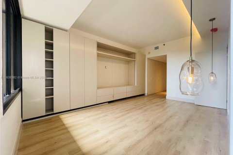 Condo in Key Biscayne, Florida, 1 bedroom  № 1827503 - photo 8