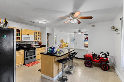 Купить виллу или дом в Майами, Флорида 3 спальни, 131.46м2, № 2033287 - фото 9