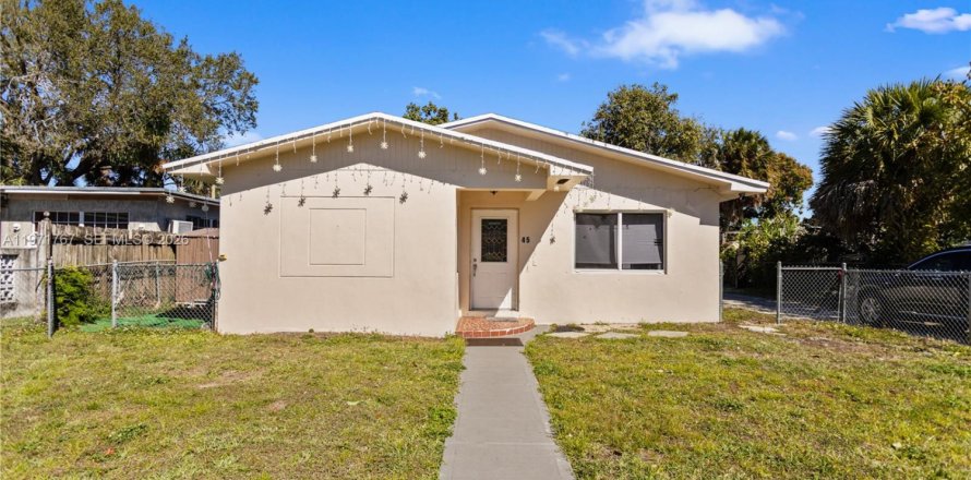 Дом в Майами, Флорида 3 спальни, 131.46м2 № 2033287