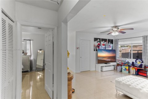 Купить виллу или дом в Майами, Флорида 3 спальни, 131.46м2, № 2033287 - фото 14