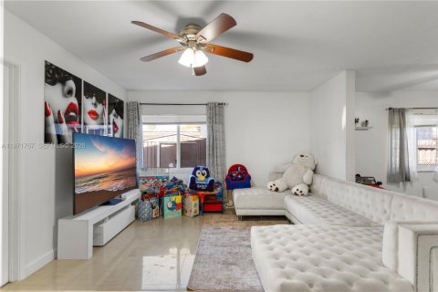 Купить виллу или дом в Майами, Флорида 3 спальни, 131.46м2, № 2033287 - фото 18