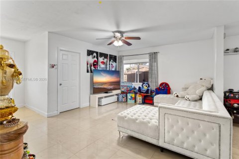 Купить виллу или дом в Майами, Флорида 3 спальни, 131.46м2, № 2033287 - фото 22