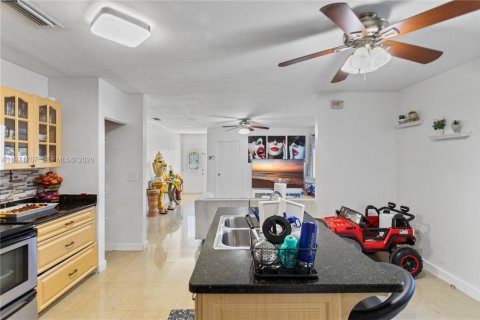 Купить виллу или дом в Майами, Флорида 3 спальни, 131.46м2, № 2033287 - фото 11