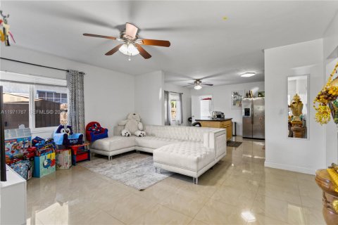 Купить виллу или дом в Майами, Флорида 3 спальни, 131.46м2, № 2033287 - фото 21
