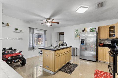 Купить виллу или дом в Майами, Флорида 3 спальни, 131.46м2, № 2033287 - фото 8