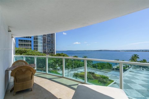 Condo in Miami, Florida, 2 bedrooms  № 1953345 - photo 3