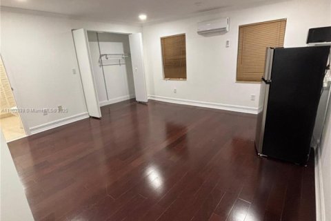 Commercial property in Homestead, Florida 1 bedroom, 133.78 sq.m. № 1891458 - photo 2