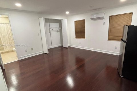 Commercial property in Homestead, Florida 1 bedroom, 133.78 sq.m. № 1891458 - photo 1