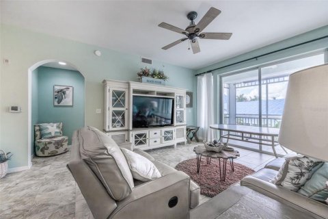 Condo in Punta Gorda, Florida, 3 bedrooms № 2097893 - photo 22