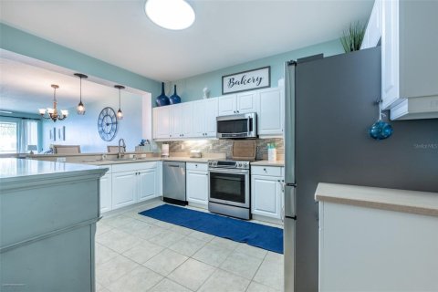 Condo in Punta Gorda, Florida, 3 bedrooms № 2097893 - photo 10