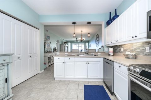 Condo in Punta Gorda, Florida, 3 bedrooms № 2097893 - photo 15