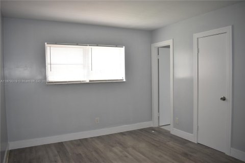 Condo in Pompano Beach, Florida, 2 bedrooms  № 1896260 - photo 11