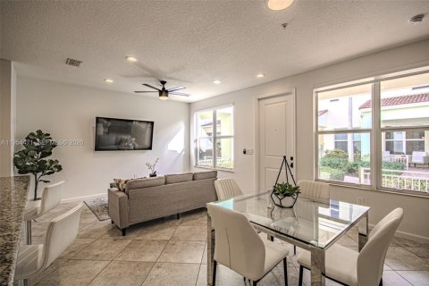 Adosado en venta en Boca Raton, Florida, 2 dormitorios, 125.79 m2 № 2011005 - foto 7