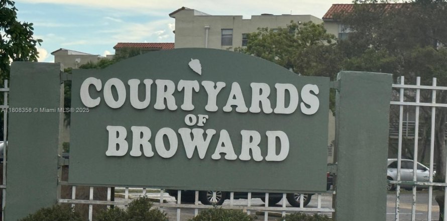Condo in North Lauderdale, Florida, 1 bedroom № 1748067