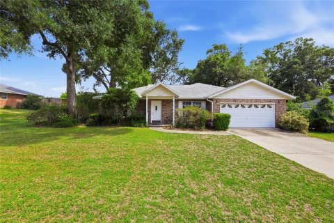 Villa ou maison à vendre à Newberry, Floride: 3 chambres, 148.09 m2 № 2138453 - photo 2