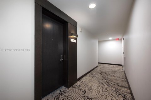 Снять в аренду кондоминиум в Майами, Флорида 2 спальни, 166.48м2, № 2153112 - фото 5