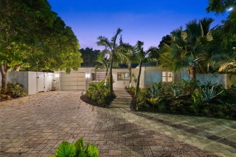 Casa en venta en Fort Lauderdale, Florida, 3 dormitorios, 213.02 m2 № 2350437 - foto 2