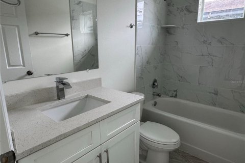 House in Bartow, Florida 4 bedrooms, 124.21 sq.m. № 2285329 - photo 6