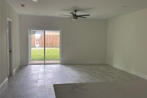 House in Bartow, Florida 4 bedrooms, 124.21 sq.m. № 2285329 - photo 13