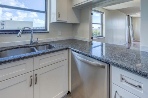 Condominio en alquiler en Lantana, Florida, 2 dormitorios, 95.6 m2 № 2249320 - foto 18