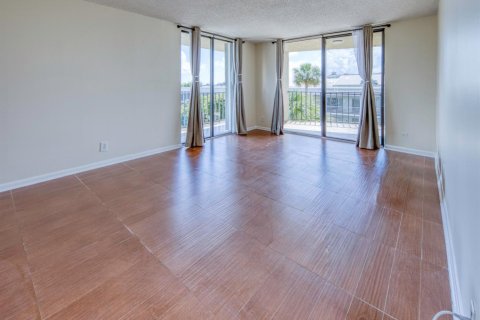 Condominio en alquiler en Lantana, Florida, 2 dormitorios, 95.6 m2 № 2249320 - foto 8