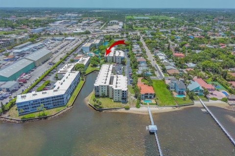 Condominio en Lantana, Florida, 2 dormitorios  № 2249320