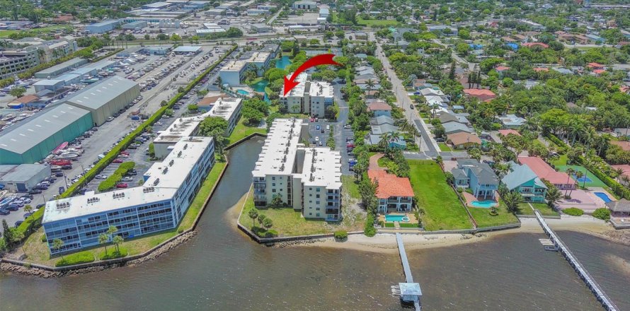 Condominio en Lantana, Florida, 2 dormitorios  № 2249320