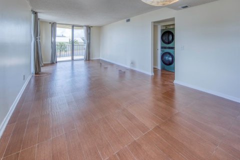 Condominio en alquiler en Lantana, Florida, 2 dormitorios, 95.6 m2 № 2249320 - foto 5