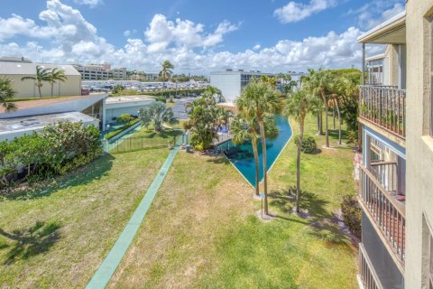 Condominio en alquiler en Lantana, Florida, 2 dormitorios, 95.6 m2 № 2249320 - foto 11