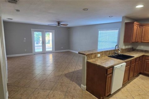 Villa ou maison à vendre à Tampa, Floride: 3 chambres, 164.44 m2 № 2217594 - photo 16