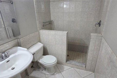 Villa ou maison à vendre à Tampa, Floride: 3 chambres, 164.44 m2 № 2217594 - photo 10