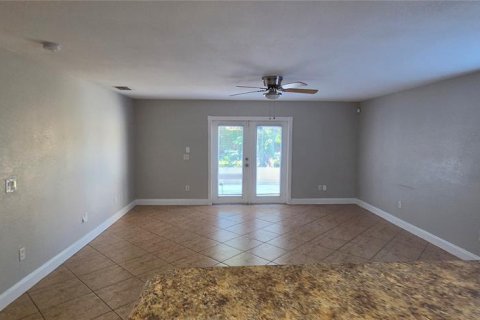 Villa ou maison à vendre à Tampa, Floride: 3 chambres, 164.44 m2 № 2217594 - photo 12