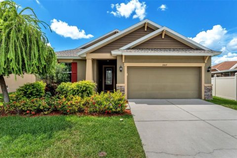House in Lakeland, Florida 4 bedrooms, 180.23 sq.m. № 1907833 - photo 1