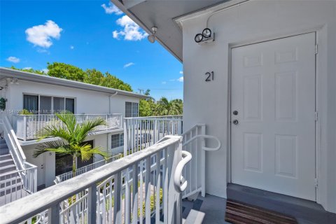 Condo in Bay Harbor Islands, Florida, 2 bedrooms  № 1859999 - photo 5