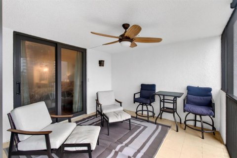 Condo in Highland Beach, Florida, 2 bedrooms  № 2392684 - photo 3