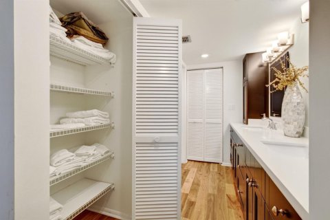 Condo in Highland Beach, Florida, 2 bedrooms  № 2392684 - photo 21
