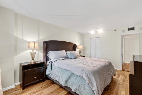 Condo in Highland Beach, Florida, 2 bedrooms  № 2392684 - photo 13
