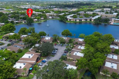 Купить виллу или дом в Холливуд, Флорида 2 спальни, 136.57м2, № 1928944 - фото 25