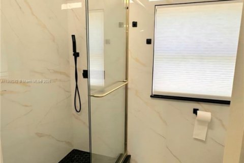 Купить виллу или дом в Холливуд, Флорида 2 спальни, 136.57м2, № 1928944 - фото 19