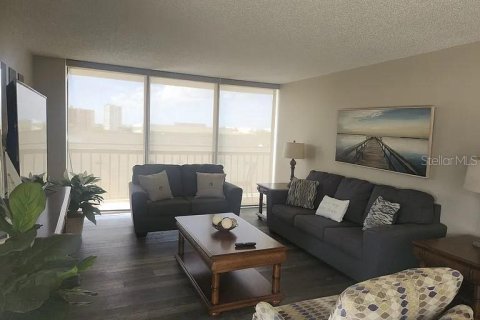 Condo in Clearwater, Florida, 2 bedrooms  № 1899060 - photo 9