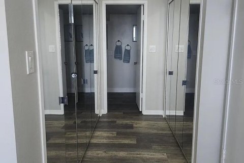 Condo in Clearwater, Florida, 2 bedrooms  № 1899060 - photo 16