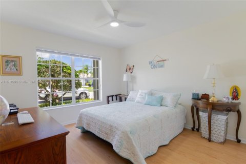 House in Palm Beach Gardens, Florida 3 bedrooms, 188.78 sq.m. № 1852008 - photo 8