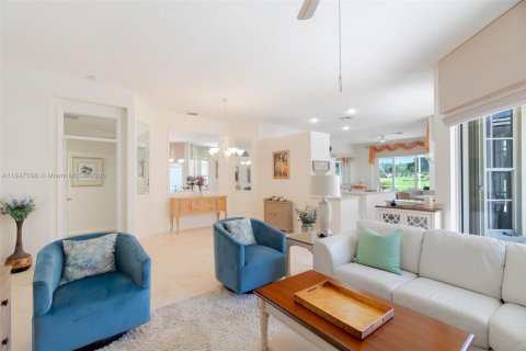 House in Palm Beach Gardens, Florida 3 bedrooms, 188.78 sq.m. № 1852008 - photo 13
