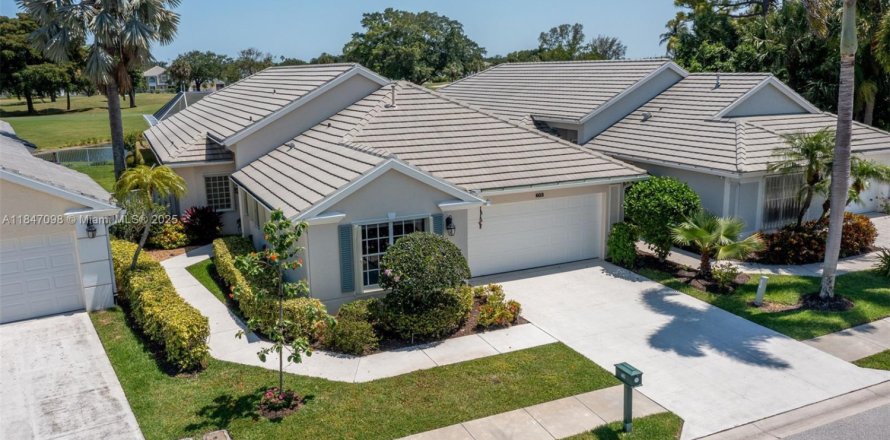 House in Palm Beach Gardens, Florida 3 bedrooms, 188.78 sq.m. № 1852008