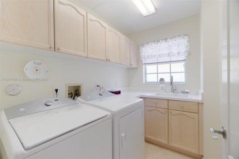 House in Palm Beach Gardens, Florida 3 bedrooms, 188.78 sq.m. № 1852008 - photo 18