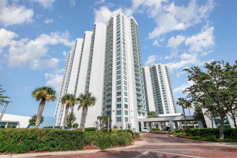 Condo in Daytona Beach, Florida, 3 bedrooms  № 1841425 - photo 1