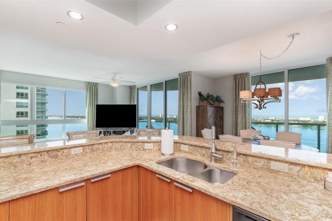 Condo in Daytona Beach, Florida, 3 bedrooms  № 1841425 - photo 12