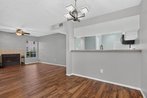 Condo in Palm Harbor, Florida, 2 bedrooms  № 2388094 - photo 13