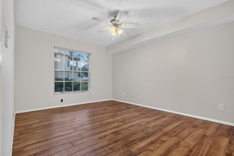 Condo in Palm Harbor, Florida, 2 bedrooms  № 2388094 - photo 23